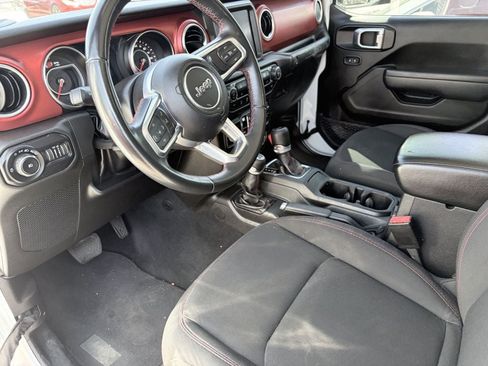 Used 2022 Jeep Wrangler Unlimited Rubicon AWD/4WD image 11