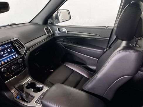 Used 2022 Jeep Grand Cherokee Limited image 24