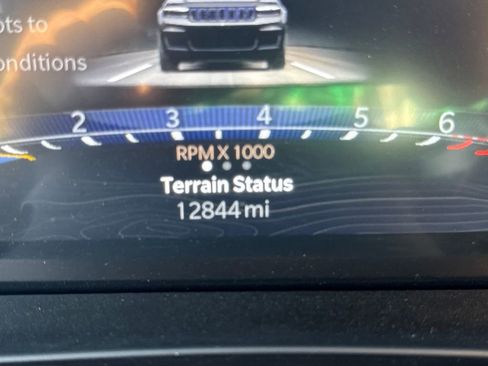 Used 2024 Jeep Grand Cherokee L Limited w/ Black Appearance Package image 23