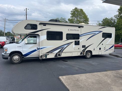 Used 2018 Ford E-450 and Econoline 450 Super Duty w/ Motorhome Prep Package RWD image 2