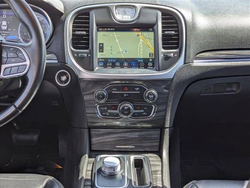 Used 2018 Chrysler 300 Touring L RWD image 14