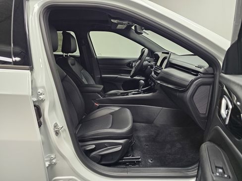 New 2025 Jeep Compass Latitude w/ Sun & Sound Group image 15