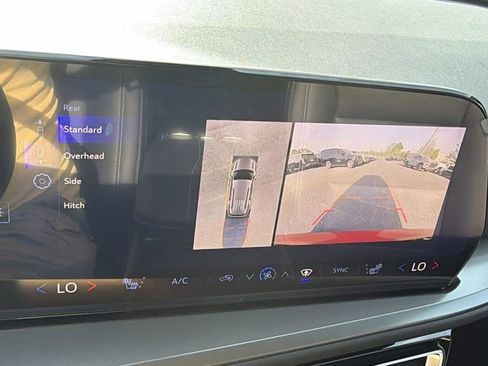 New 2026 Chevrolet Traverse LT image 24