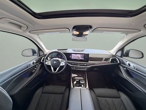 Used 2024 BMW X7 xDrive40i w/ Premium Package image 44