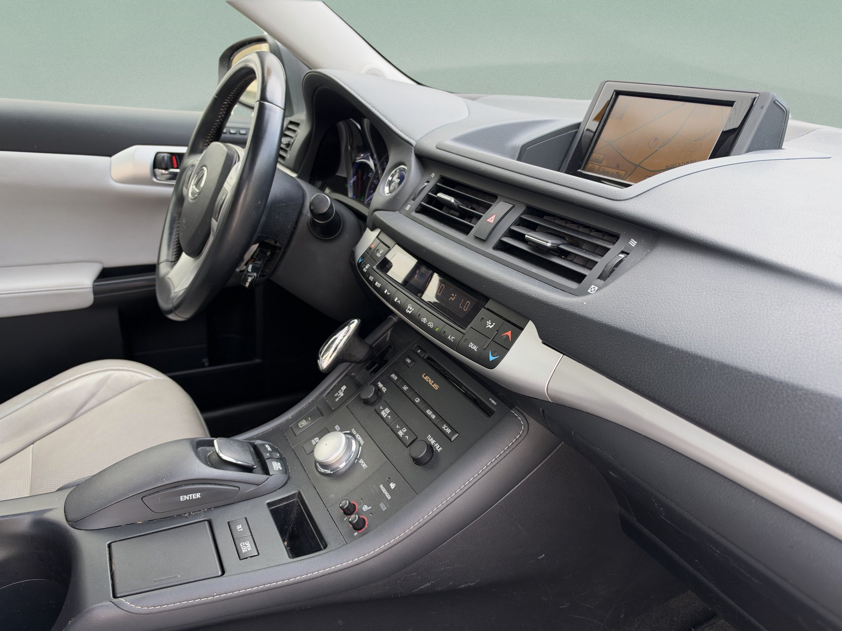 Used 2012 Lexus CT 200h Premium w/ Leather Pkg FWD image 21