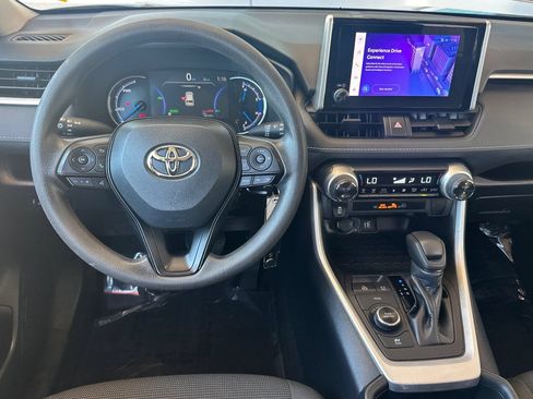 Used 2024 Toyota RAV4 LE AWD/4WD image 17