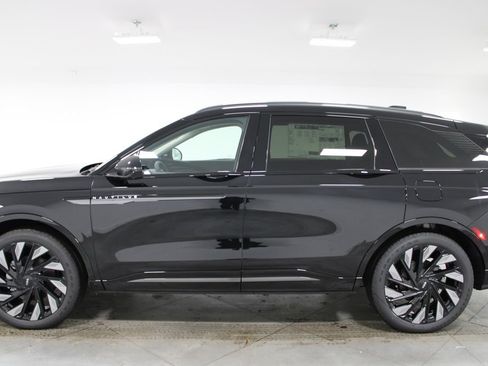New 2026 Lincoln Nautilus Reserve w/ Jet Appearance Package AWD/4WD image 5
