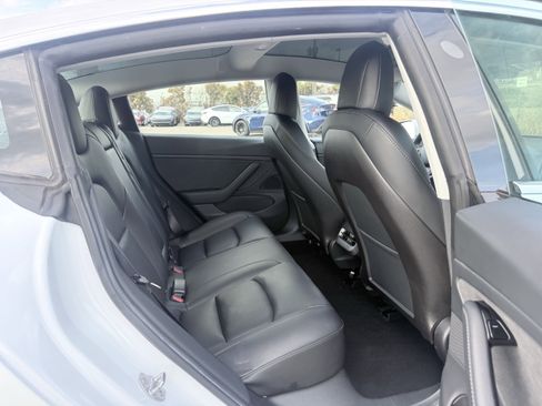 Used 2020 Tesla Model 3 Long Range image 39