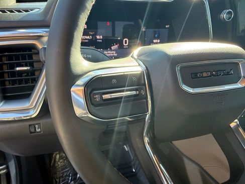 Used 2023 GMC Canyon Denali image 23