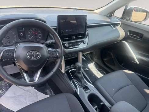 Used 2024 Toyota Corolla Cross LE AWD/4WD image 10
