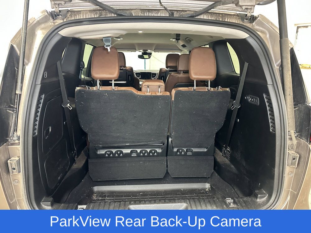 Used 2017 Chrysler Pacifica Limited FWD image 6