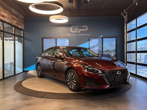 Used 2024 Nissan Altima 2.5 SV w/ SV Premium Package FWD image 53