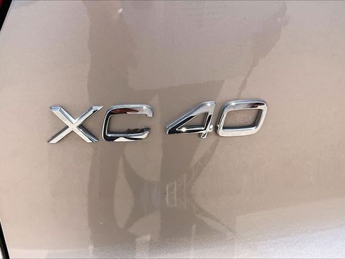 Used 2023 Volvo XC40 B5 Ultimate w/ Climate Package AWD/4WD image 31