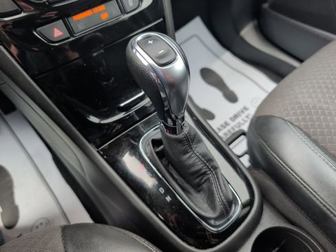 Used 2020 Buick Encore Preferred FWD image 16