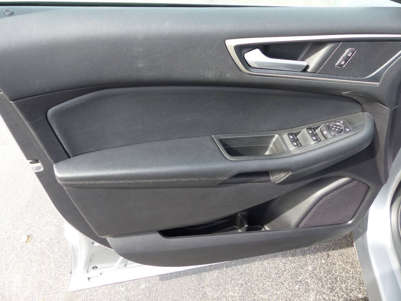 Used 2021 Ford Edge SEL w/ Convenience Package AWD/4WD image 16