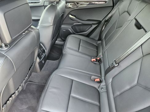 Certified 2026 Porsche Macan image 28