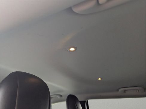 Used 2020 Jeep Cherokee Limited image 16