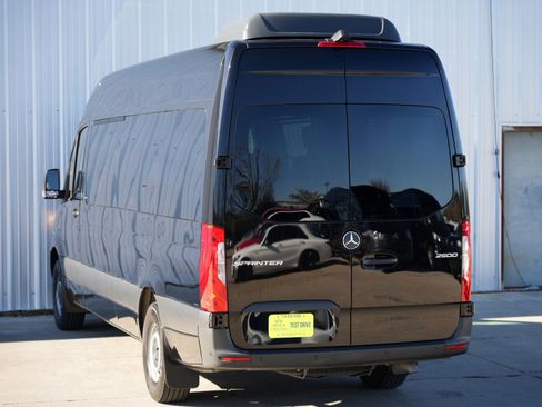 Used 2023 Mercedes-Benz Sprinter 2500 w/ Parking Package image 46