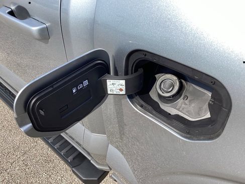 New 2025 Ford F150 Lariat w/ Equipment Group 501A Mid image 15