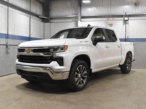Used 2023 Chevrolet Silverado 1500 LT AWD/4WD image 7