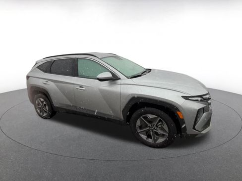 Used 2025 Hyundai Tucson SEL AWD/4WD image 2