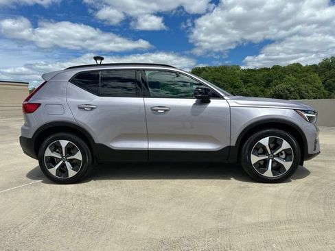 Certified 2026 Volvo XC40 B5 Plus AWD/4WD image 10