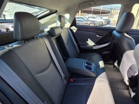 Used 2014 Toyota Prius Four image 28