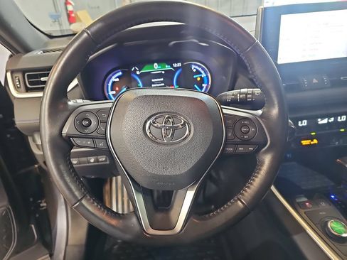 Used 2019 Toyota RAV4 XSE w/ XSE Weather Package AWD/4WD image 17