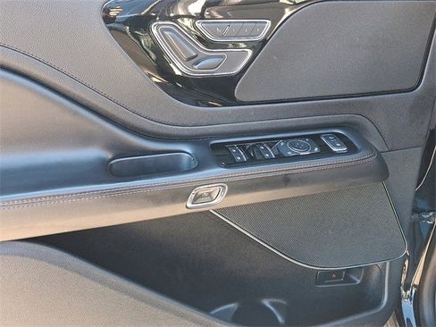 Used 2023 Lincoln Aviator AWD w/ Premium Package image 12