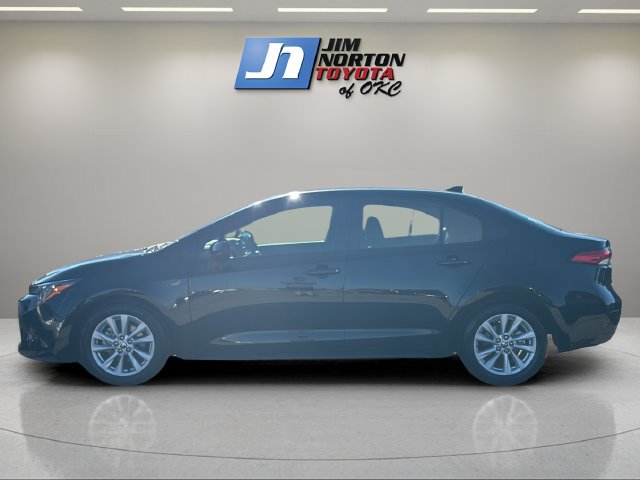Used 2026 Toyota Corolla LE w/ LE Premium Package FWD image 8