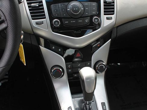 Used 2014 Chevrolet Cruze LS image 27