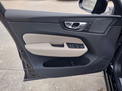 New 2026 Volvo XC60 B5 Plus w/ Climate Package image 6