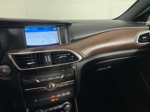 Used 2017 INFINITI QX30 Premium w/ Technology Package AWD/4WD image 16