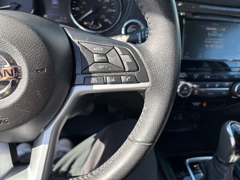Used 2019 Nissan Rogue SV AWD/4WD image 19