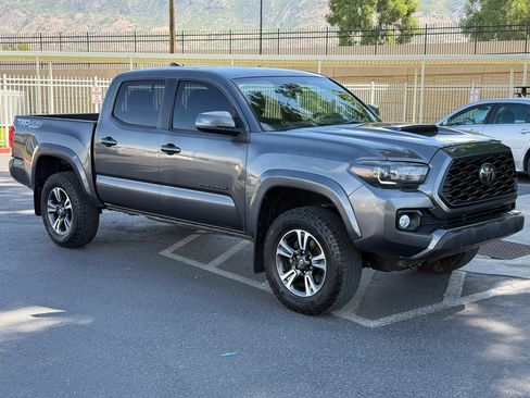 Used 2019 Toyota Tacoma TRD Sport AWD/4WD image 10