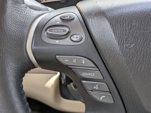 Used 2018 Nissan Pathfinder Platinum FWD image 26