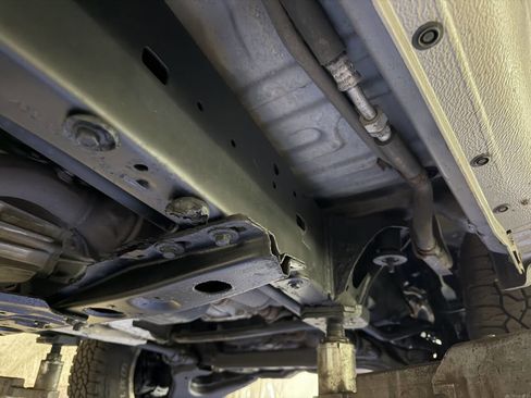 Used 2001 Toyota Land Cruiser image 36