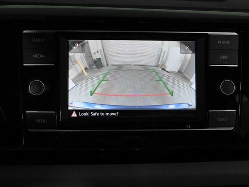 Used 2022 Volkswagen Taos S FWD image 4