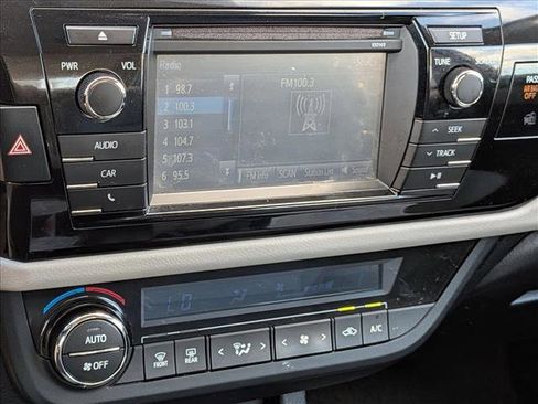 Used 2015 Toyota Corolla LE image 6