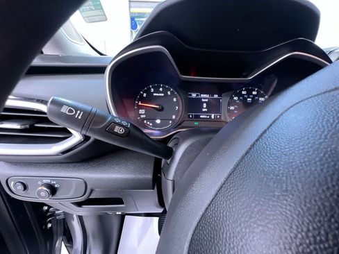 Used 2021 Chevrolet TrailBlazer LS FWD image 18