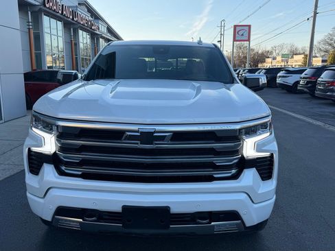 Used 2024 Chevrolet Silverado 1500 High Country w/ Technology Package image 5