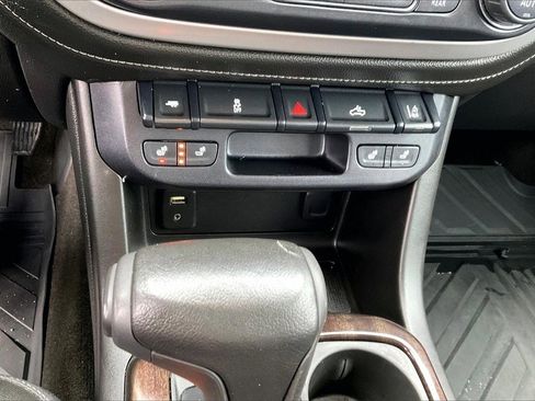 Used 2015 GMC Canyon SLT image 33