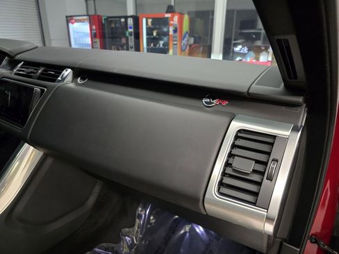 Used 2022 Land Rover Range Rover Sport SVR image 39