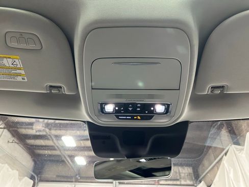 Used 2025 Lincoln Navigator Reserve image 40