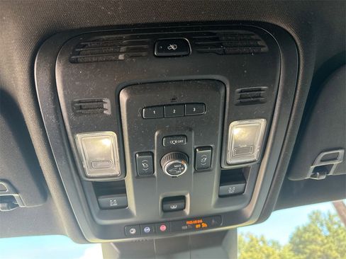 Used 2023 Cadillac Escalade ESV Premium Luxury image 19