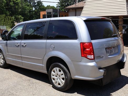 Used 2016 Dodge Grand Caravan SE w/ Quick Order Package 29E SE FWD image 12