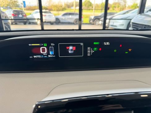 Used 2016 Toyota Prius Four Touring FWD image 14