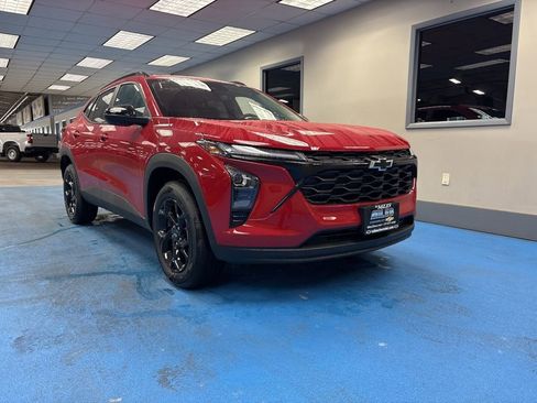 New 2026 Chevrolet Trax LT w/ Driver Confidence Package FWD image 1