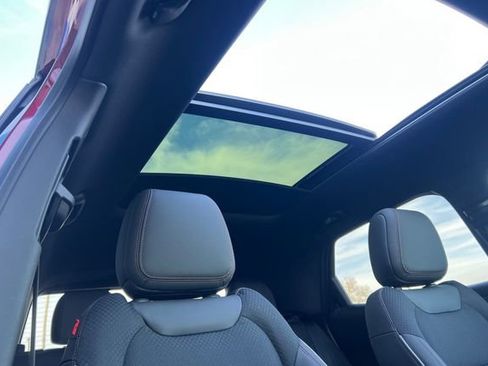 Used 2023 Chevrolet TrailBlazer RS w/ Sun and Liftgate Package image 20