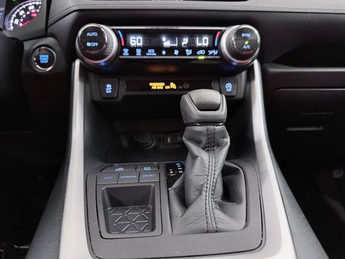 Used 2021 Toyota RAV4 XLE FWD image 23